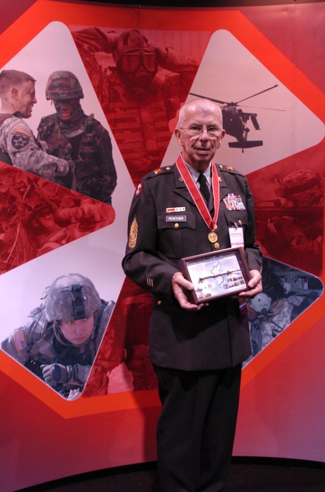 AUSA wraps up 8th Army Veteran wins Bainbridge award