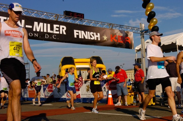 8th Army Women first in Army Ten-Miler