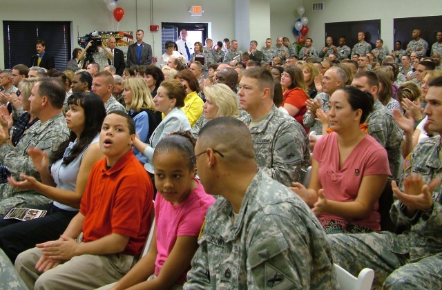 Army Leaders Sign Covenant with Families