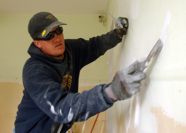 Joint Task Force-East Volunteers Join Seabees in Renovating Romanian Children&#039;s Center