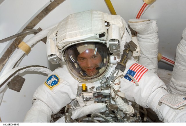 Army Astronaut Preps for Space Walk