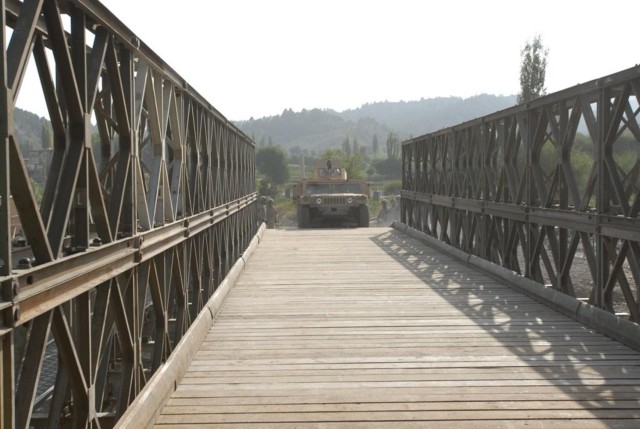 Bridging the Rowoian Tuy