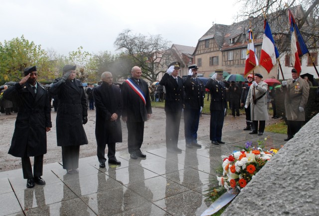 5th Signal Command Representatives Join French Officials in Wissembourg Armistice Day Observance