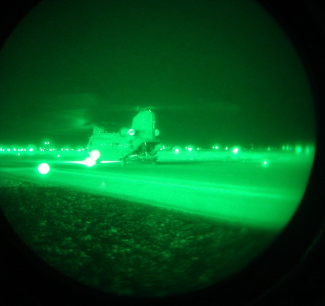 U.S. Army Europe &#039;Storm Riders&#039; Team with Infantry Troops for Iraq Air Assault Missions