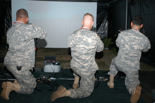 Army Reservists Gain Experience on Simulators at Conference