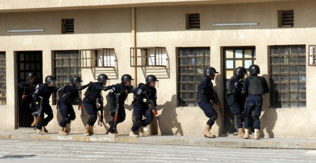 Transition Team Led by U.S. Army Europe Military Police Helps Train More Iraqi Police for Baghdad Security