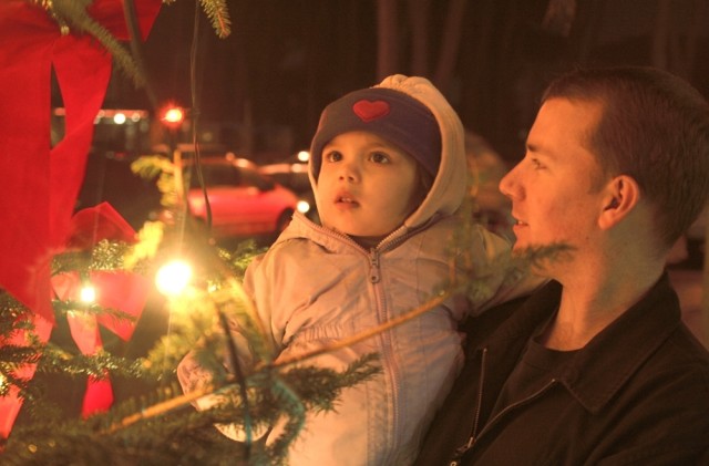 Camp Darby Receives &#039;Giving Tree&#039; From Italian Neighbors