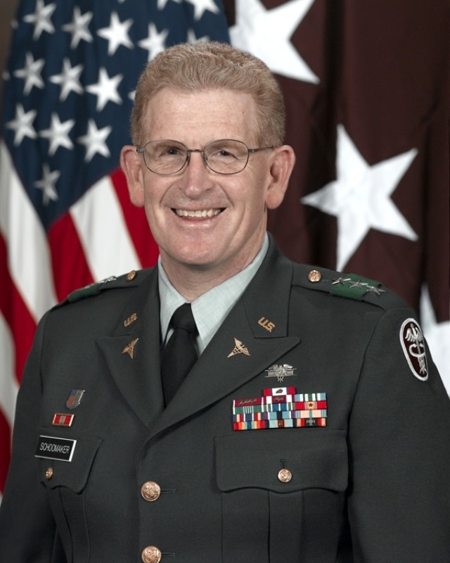 LTG Eric B. Schoomaker Becomes Commander, Army Medical Command