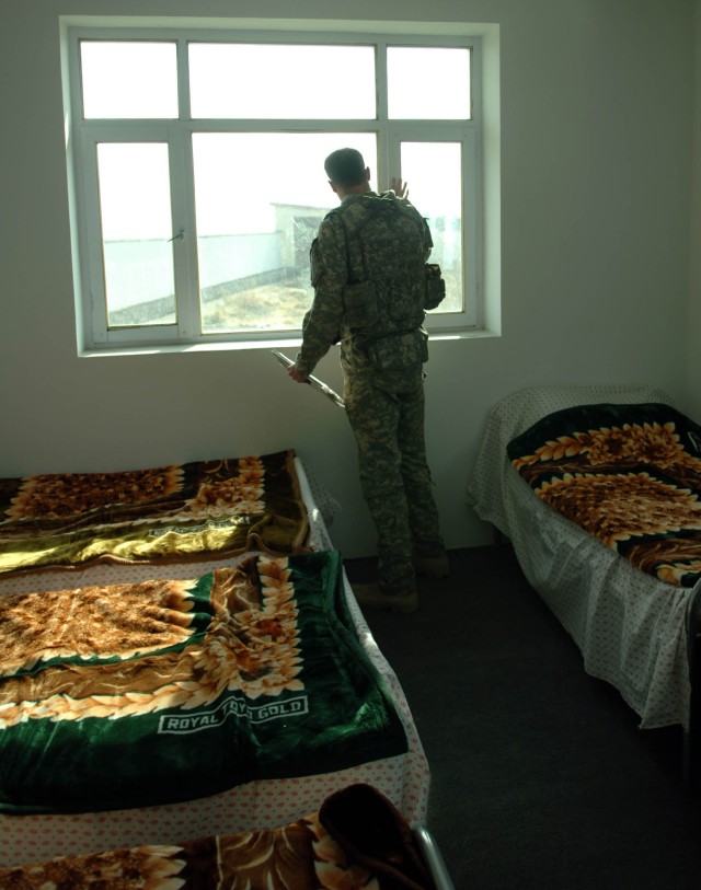 U.S. team opens shelter for Afghan women