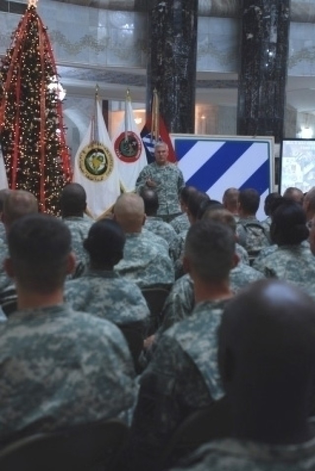 Chief of Staff Re-enlists Soldiers in Iraq