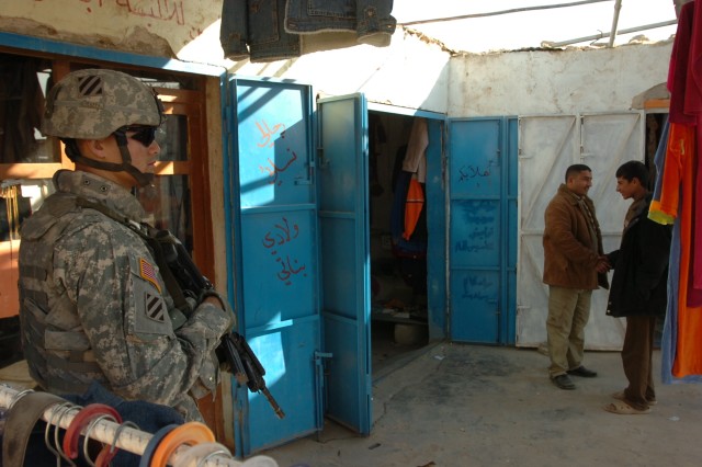 3ID CG visits troops, sheik at PB Warrior&#039;s Keep