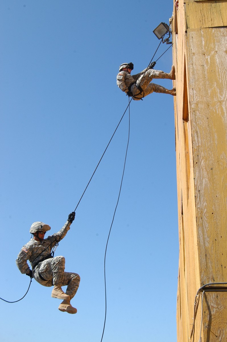 Soldiers Learn to Rappel in Djibouti | Article | The United States Army