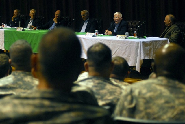 Former SMAs speak to sergeants major at USASMA