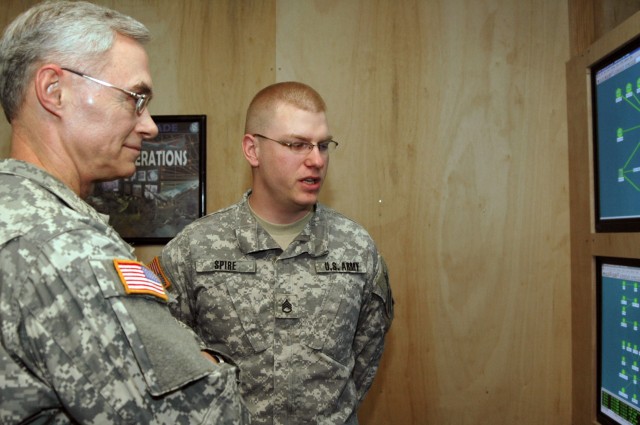 Army Chief Information Officer Visits MND-C Brigades
