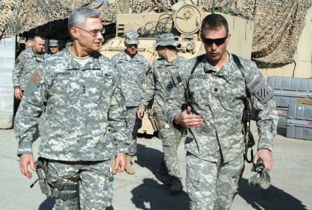 Army Chief Information Officer Visits MND-C Brigades