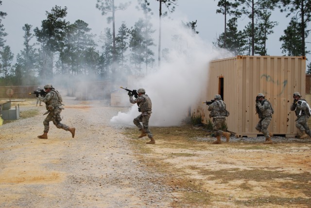 39th IBCT Soldiers Train at Camp Shelby