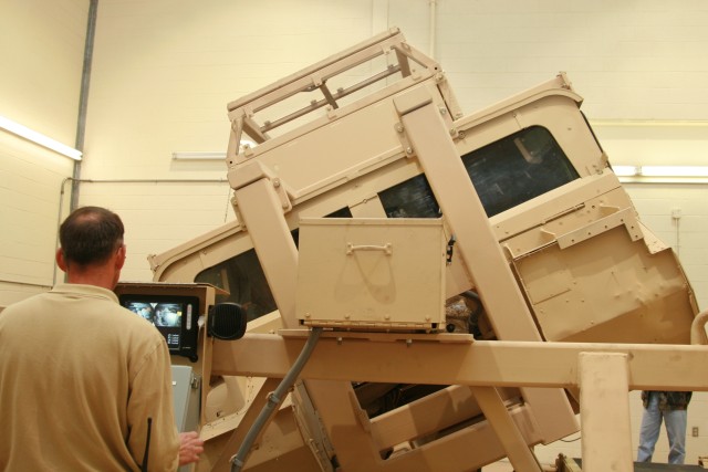 Humvee rollover training prepares engineers for deployment