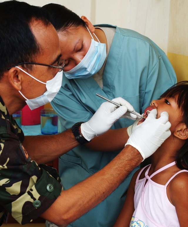 Dentists Fix Smiles in Balikatan 08