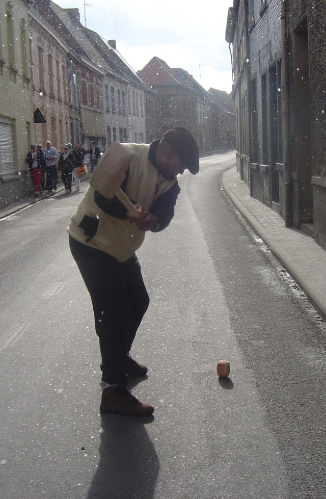 Americans Tackle 500-year-old Belgian Tradition