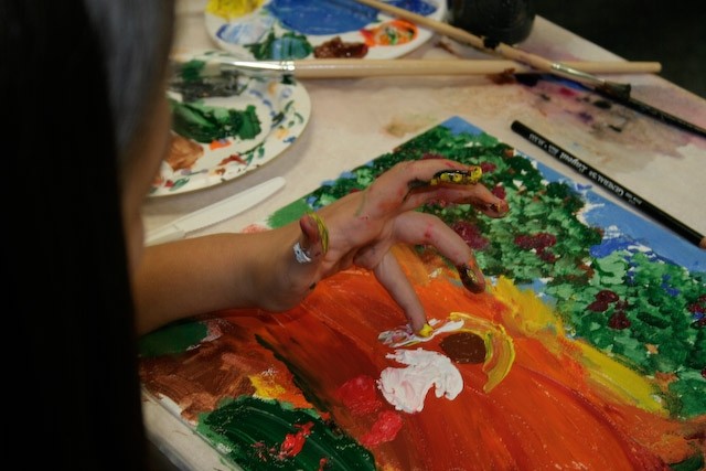 Tripler exhibits art of dealing with cancer