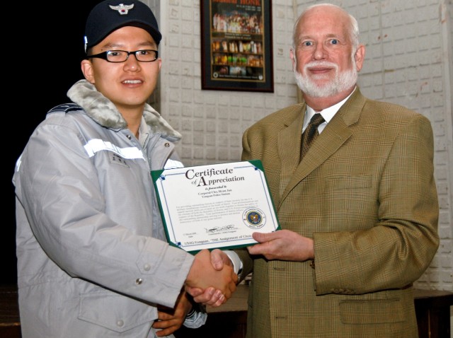 Garrison holds appreciation day for Korean policemen