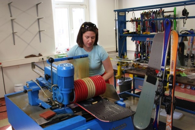 Homefront Spouse Fills Void with Work, Study, Volunteering