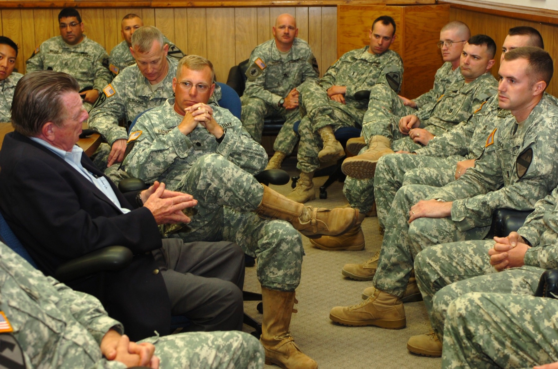 Author, journalist visits Garryowen | Article | The United States Army