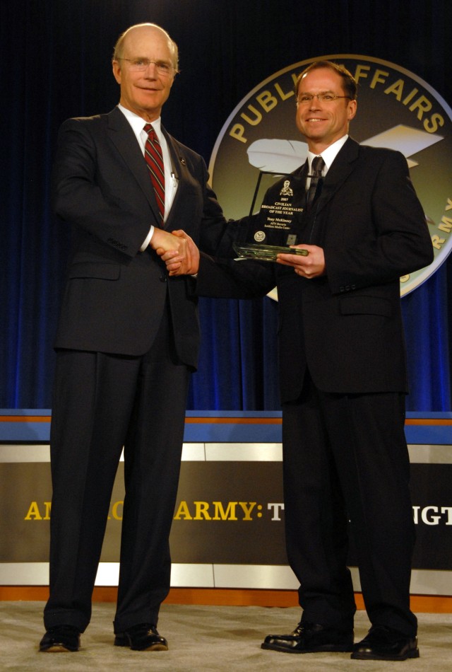 Six honored for Journalistic Excellence at Public Affairs Worldwide