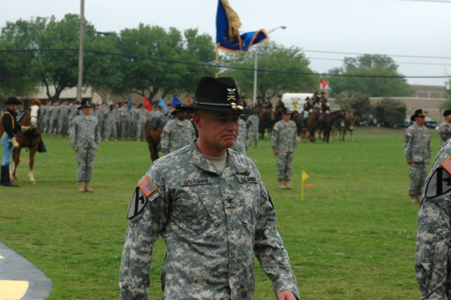 Air Cav Brigade Changes Command | Article | The United States Army