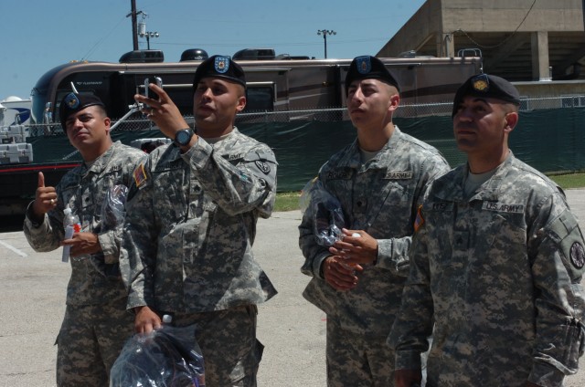 Students from the Fort Hood Warrior Leader’s Course (from left to right), Guayaquil, Equador native Spc. Jaro Zambrano, a human resource specialist; Sgt. Moises Sotomayer, a military intelligence specialist from Coamo, Puerto Rico; San Fernando, Cali...