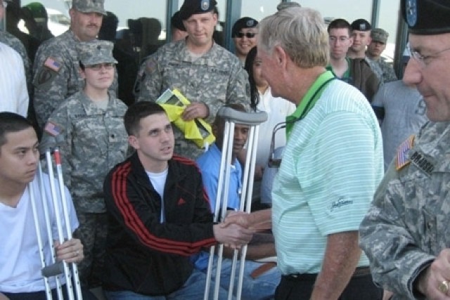 Golf Legend Visits Wounded Warriors