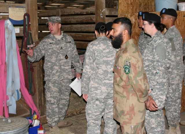 Army Trains Military Animal Care Guardians