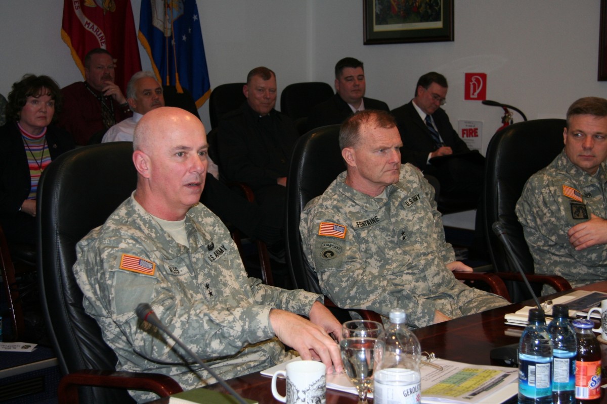 405th AFSB hosts European Army Aviation General Officers Symposium ...