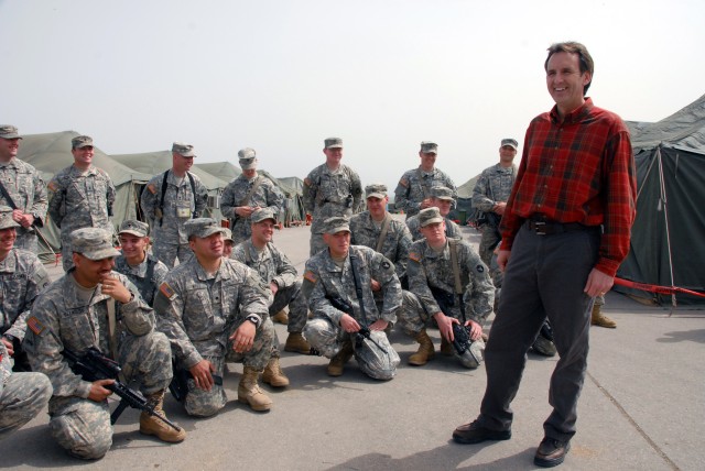 Minnesota Governor Talks with Troops