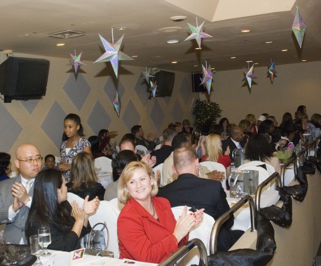 Yongsan &quot;Night of the Stars&quot; Volunteer of the Year gala