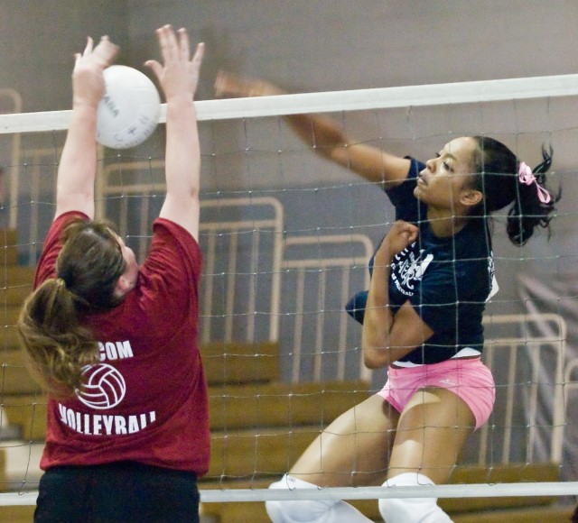 18th MEDCOM women take Yongsan intramural volleyball crown