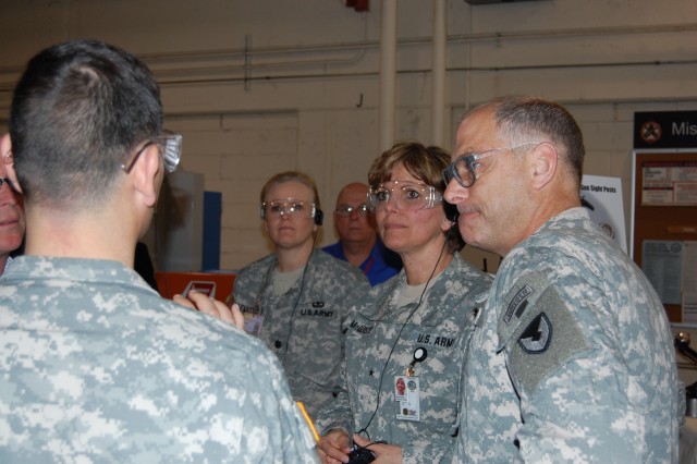 Defense Supply Center Columbus commander vsits Rock Island