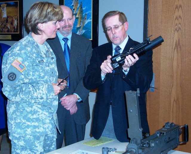 Defense Supply Center Columbus commander visits Rock Island