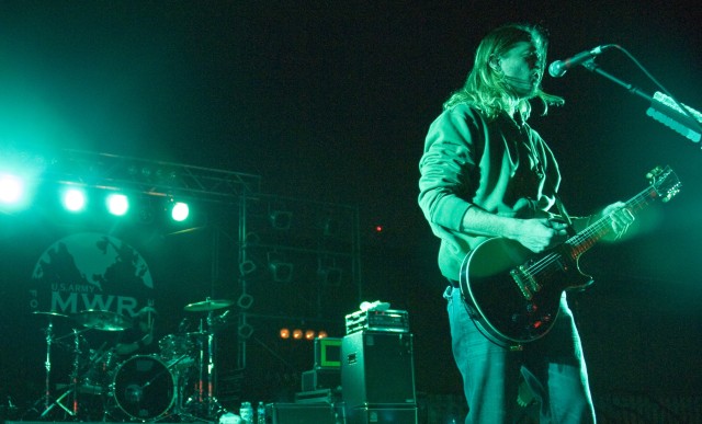 Puddle of Mudd, Saliva concert