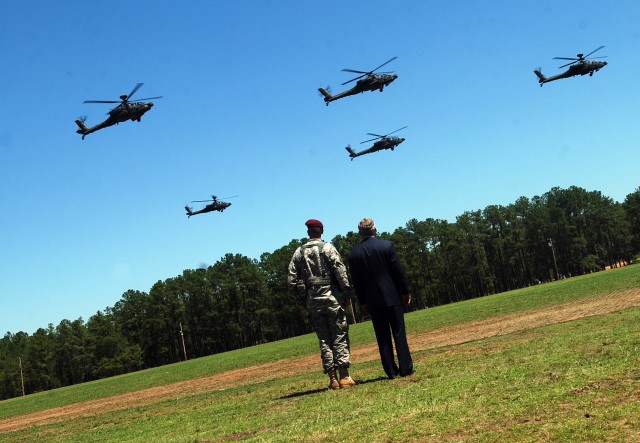 President Bush Attends 82nd Airborne Divsion Review