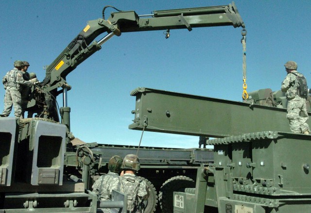Army Reserve 652nd Engineer Company &#039;Building Bridges&#039;