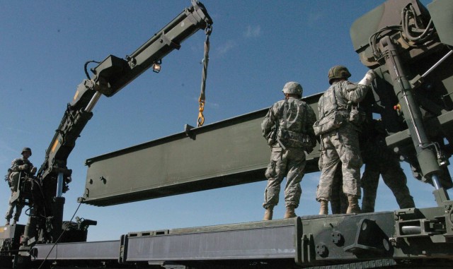 Army Reserve 652nd Engineer Company &#039;Building Bridges&#039;