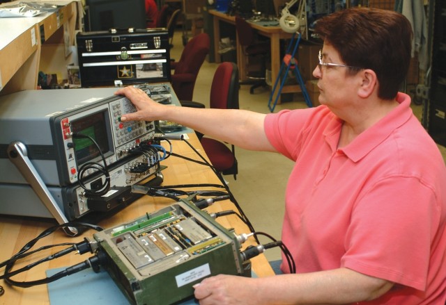 Repair teams ready thousands of SINCGARS radios for deployment