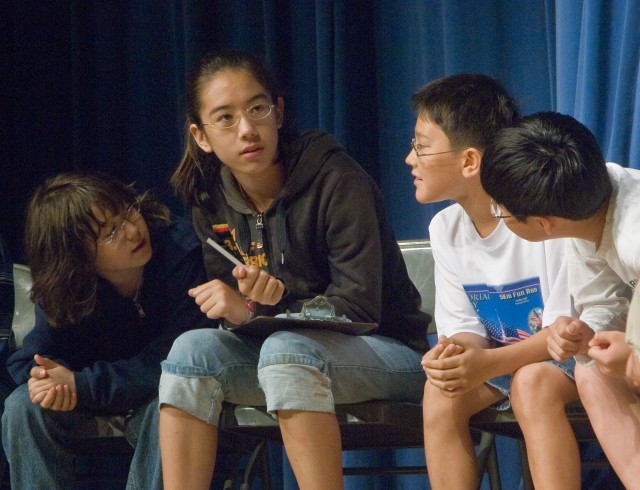 Yongsan school compete at battle of books contest