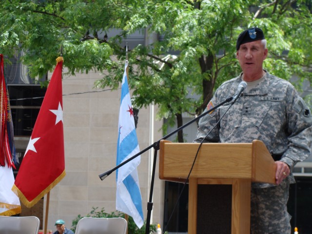 Maj. Gen. Peter S. Cooke addresses the audiance at Chicago&#039;s Army Birthday celebration