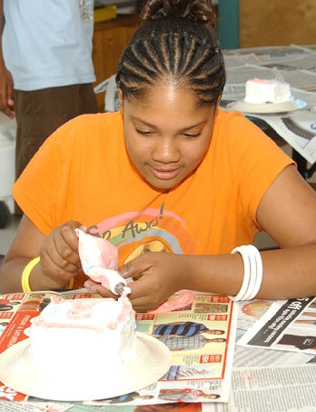 Monroe Youth Cake Contest - target_armybirthday2008