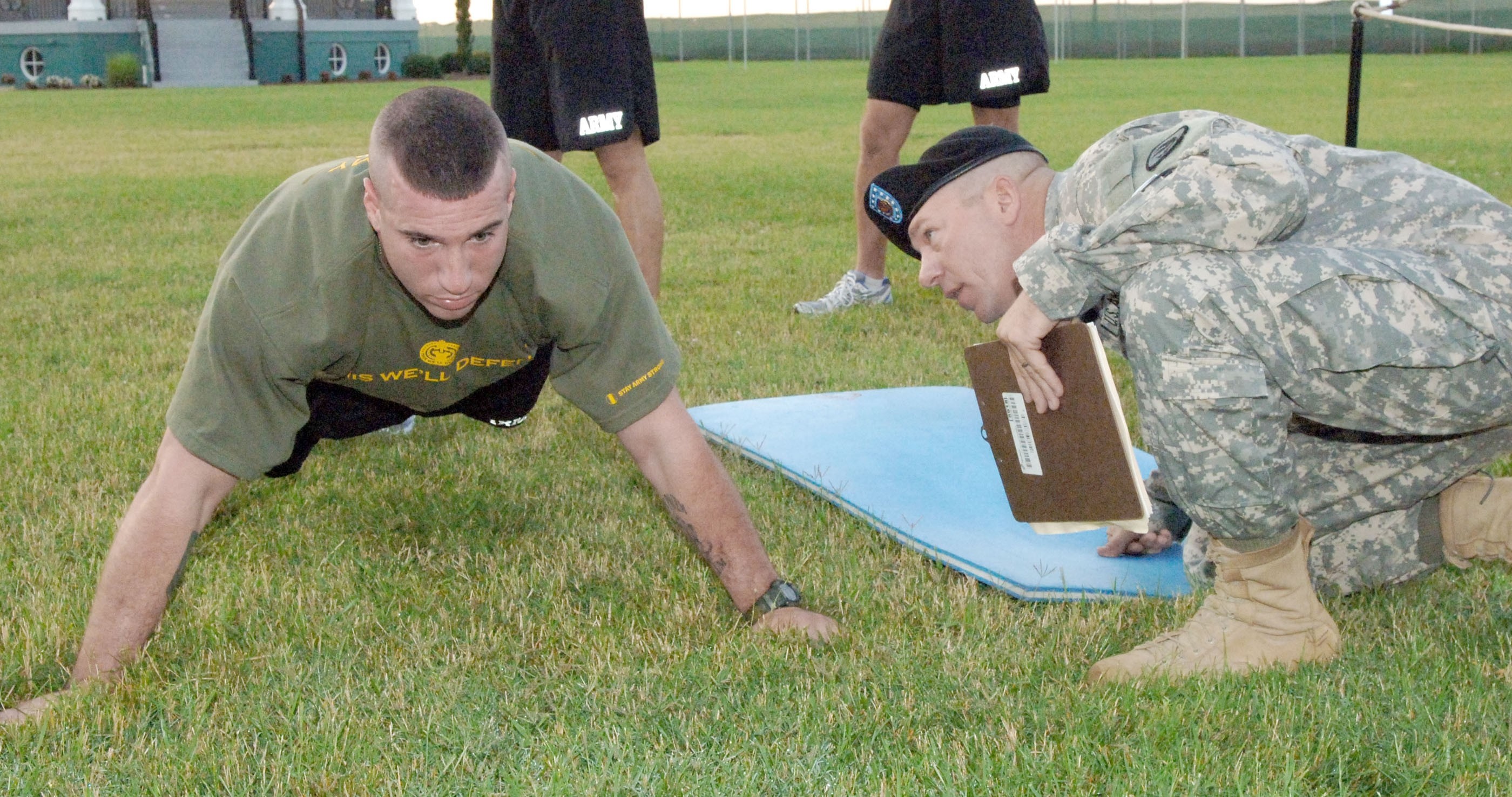 Top Drill Sergeants Begin Quest for 2008 Army Title | Article | The ...