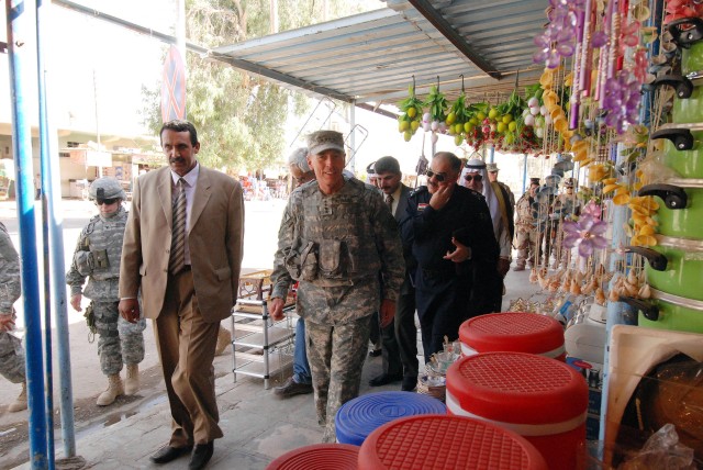 General Petraeus Visits Hawijah During Army Birthday