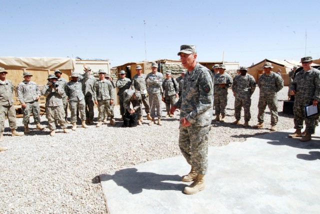 General Petraeus Visits Hawijah During Army Birthday