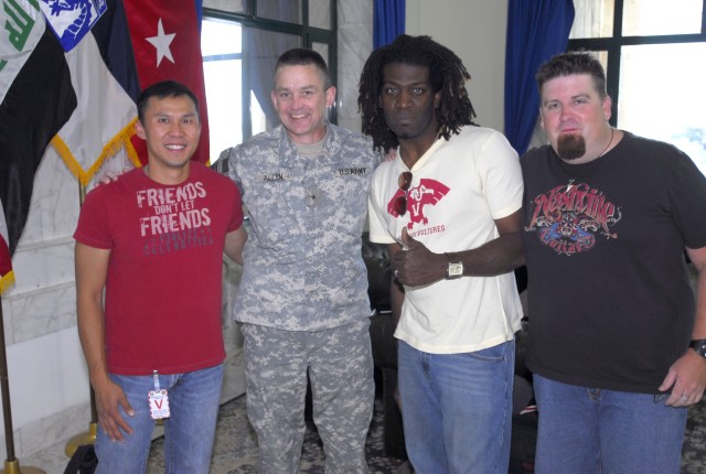 Comedians bring laughter to troops in Middle East